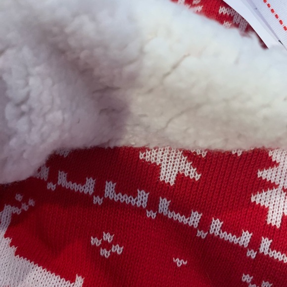 Red Holiday Blanket with White Reindeer Pattern kids - Picture 4 of 13